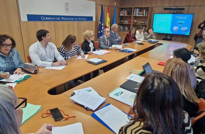 Reunión de la mesa de diálogo de 0 a 3 años, este lunes.