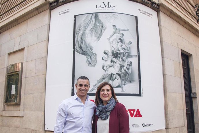 El director de LaMov, Víctor Jiménez, y la consejera municipal de Cultura, Sara Fernández