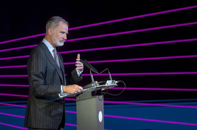 O Rei Felipe VI discursa no Congresso Ibero-Americano do Futuro, na Casa América, em 31 de outubro de 2025, em Madri (Espanha). Organizado pela Secretaria-Geral Ibero-Americana (SEGIB) e pela Fundación Encuentros del Futuro (FEF), o evento abordará, entre