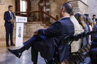 Carlos Mazón registra en Les Corts el escrito de renuncia de 'president'