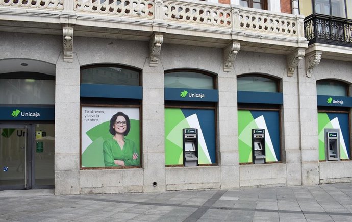 Archivo - Sucursal de Unicaja.
