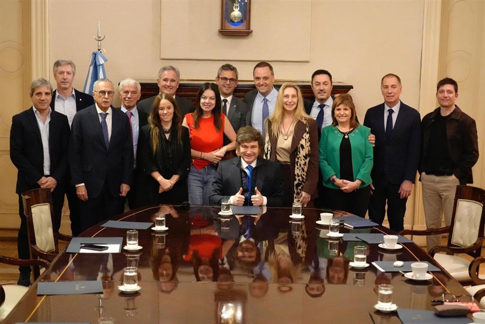 El presidente de Argentina, Javier Milei, se reúne con el Gobierno tras el cambio de varios ministros