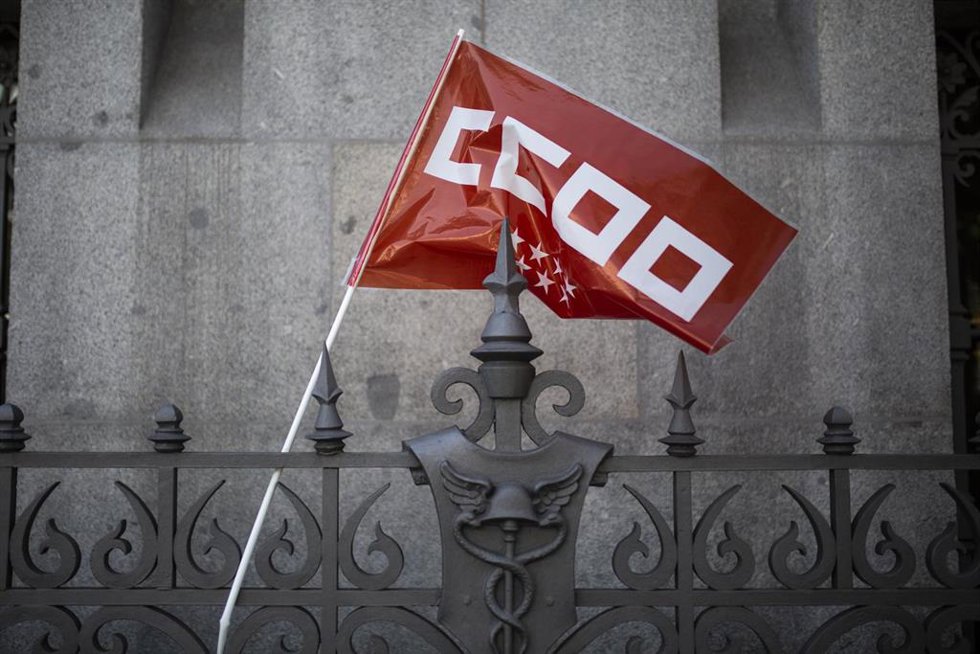 Archivo - Una bandera de CCOO, a 14 de julio de 2021, en Madrid (España).