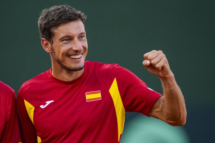 Archivo - Pablo Carreno, da Espanha, comemora a vitória contra Elmer Moller, da Dinamarca, durante a partida de tênis individual masculino da segunda rodada das eliminatórias da Copa Davis 2025 entre Espanha e Dinamarca no Club Tennis Puente Romano, em 14