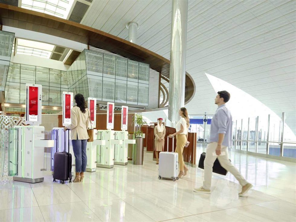 Emirates invierte 20 millones de euros en tecnología innovadora de reconocimiento facial en el aeropuerto de Dubái
