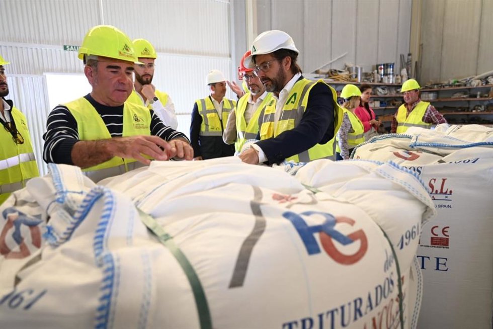 Visita de la Junta a Triturados Puerto Blanco