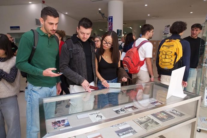 Una exposición de la UA repasa las "libertades recuperadas" en España tras la dictadura franquista