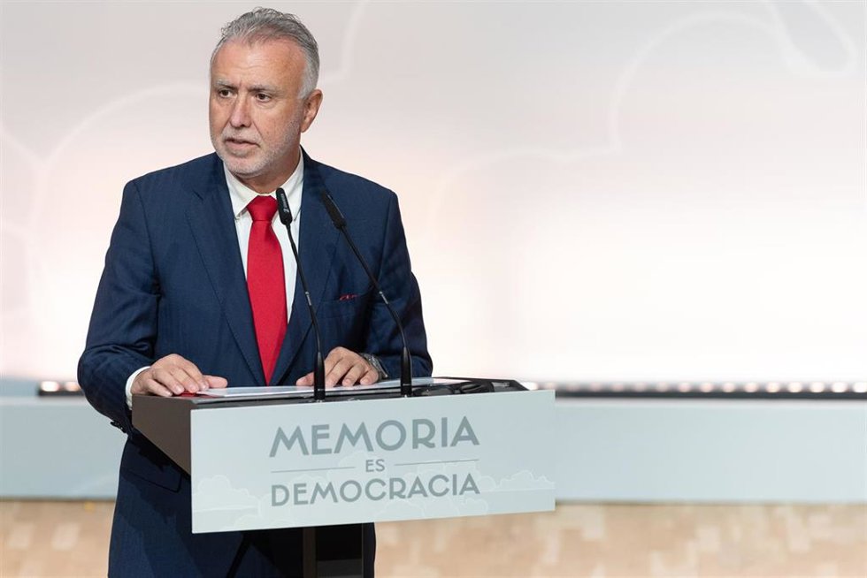 El ministro de Política Territorial y Memoria Democrática, Ángel Víctor Torres, durante un acto con motivo del 'Día de Recuerdo y Homenaje a todas las víctimas del golpe militar, la Guerra Civil y la Dictadura' en el Auditorio Nacional de Música