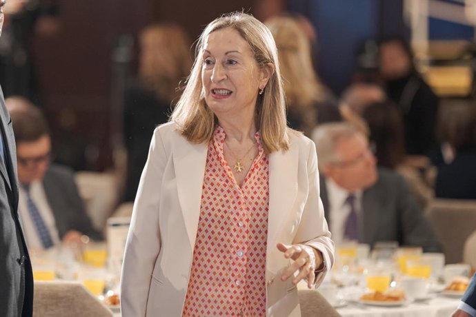 A ex-ministra da Saúde, Ana Pastor, durante um café da manhã do Forum Europe no Real Casino Gran Círculo de Madrid, em 16 de outubro de 2025, em Madri (Espanha).