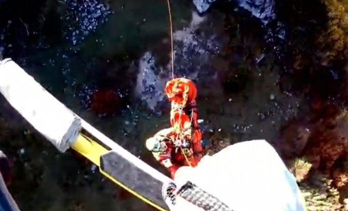 Rescatado en helicóptero un senderista de Gijón de 71 años tras sufrir una afección cardiaca en Liébana