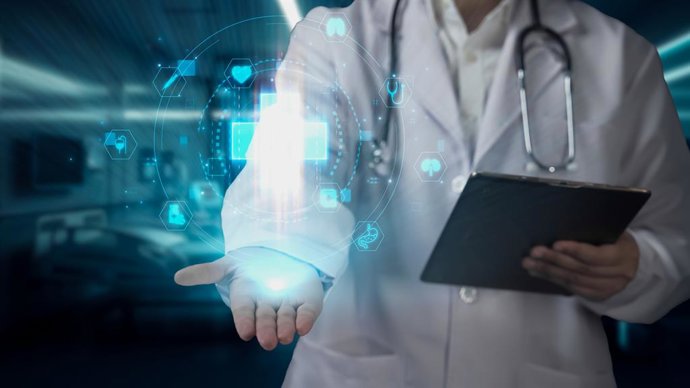 Archivo - Arquivo - Médico da área de saúde segurando um tablet. IA na área de saúde.