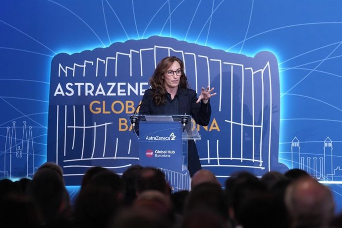 La ministra de Sanitat, Mónica García, durant la seva intervenció.