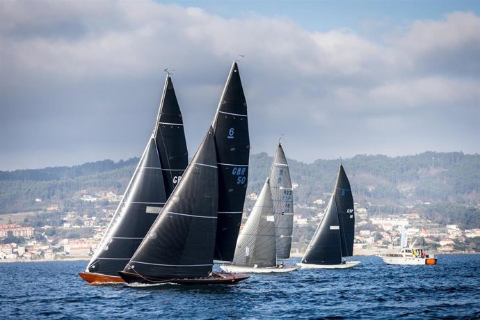 Archivo - El Desafío Barceló cierra este fin de semana en Sanxenxo la Liga Española de la clase 6M