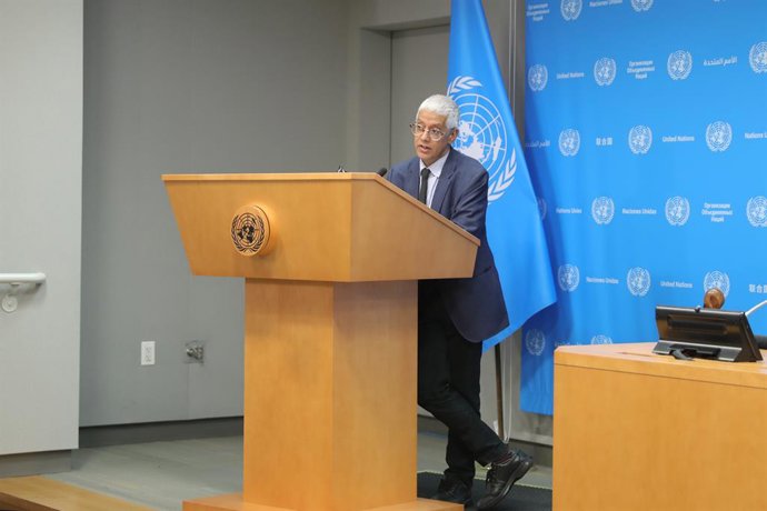 Archivo - June 11, 2025, New York, Ny, USA: NEW YORK, NEW YORK - JUNE 11: Farhan Haq, Deputy Spokesperson for United Nations Secretary-General Antonio Guterres, conducts a press briefing at the United Nations Headquarters on June 11, 2025, in New York Cit