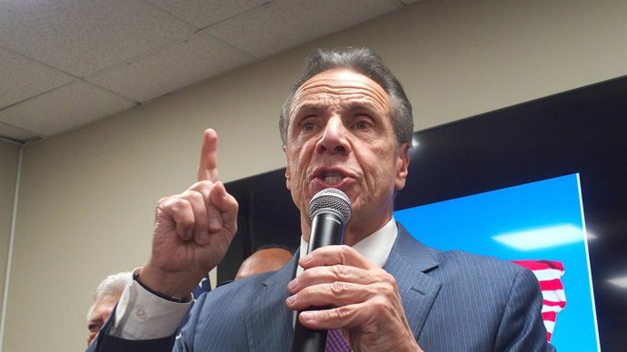 October 23, 2025, Brooklyn, New York, USA: Brooklyn, New York October 23,2025.Andrew Cuomo speaks to members of the Thomas Jefferson Democratic Club in the Mill Basin section of Brooklyn while pro Curtis Silwa for mayor protestors chant outside of the Cuo