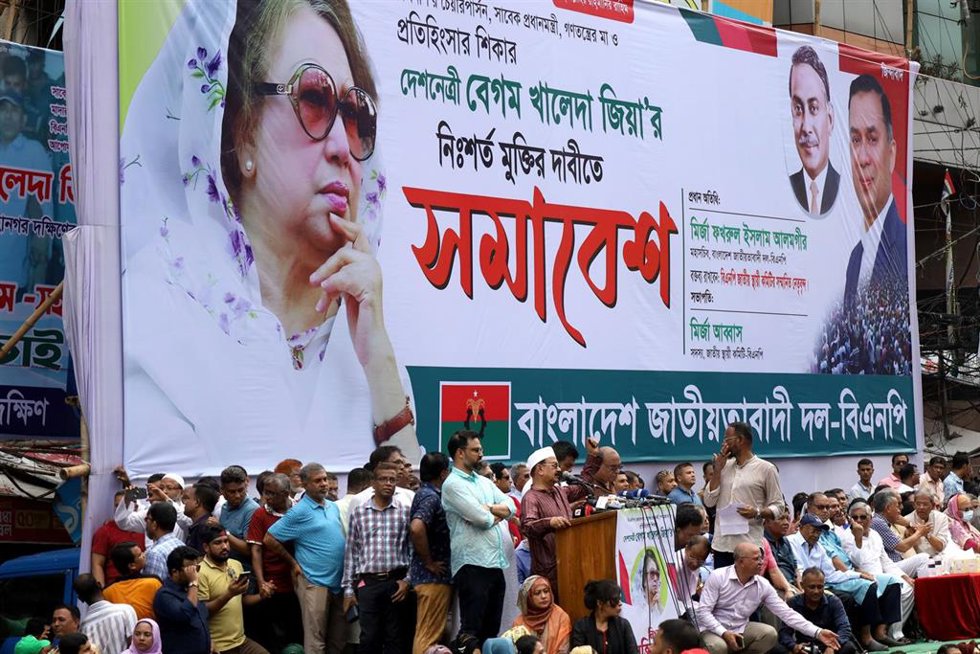Archivo - El Partido Nacionalista de Bangladés (BNP) exige en una protesta la liberación de su líder y ex primer ministra del país Jaleda Zia