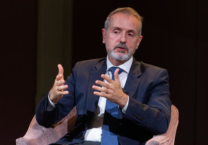 Archivo - El presidente de Telefónica, Marc Murtra, interviene en Desayunos del Ateneo, a 1 de octubre de 2025, en Madrid (España). Durante el encuentro, Marc Murtra, ha abordado cuestiones actuales sobre el sector de las telecomunicaciones, autonomía tec