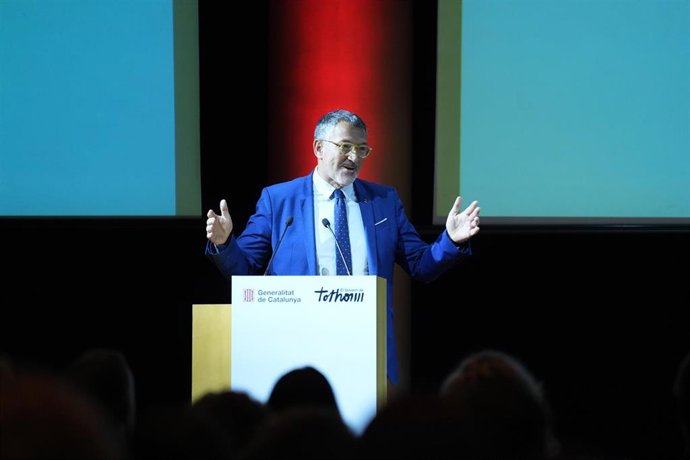 Archivo - El conseller de Empresa y Trabajo de la Generalitat, Miquel Sàmper, en una imagen de archivo