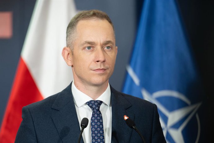 Archivo - El viceministro de Defensa de Polonia, Cezary Tomczyk, durante una rueda de prensa en Varsovia (archivo)