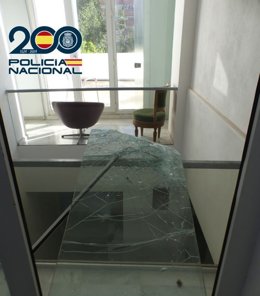 Ventana fracturada tras el robo