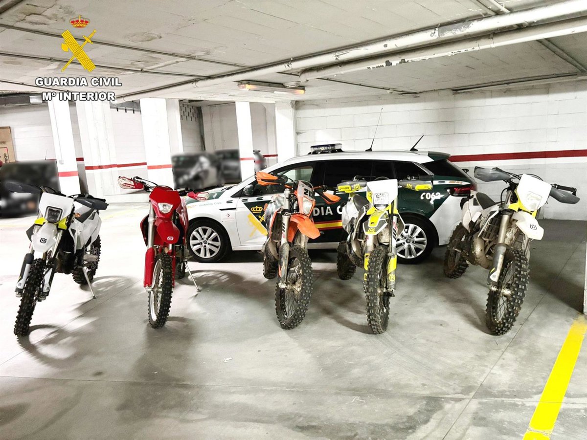 Dos detenidos por robar nueve motocicletas de un garaje de Liencres