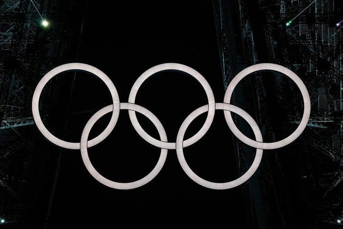 Archivo - Vista general de los aros olímpicos en la ceremonia inaugural de Paris 2024. 