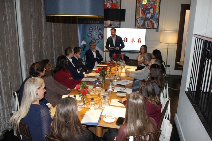 Consultia presenta en Madrid la nueva versión de Destinux, con nuevo rediseño e incorporación de IA.