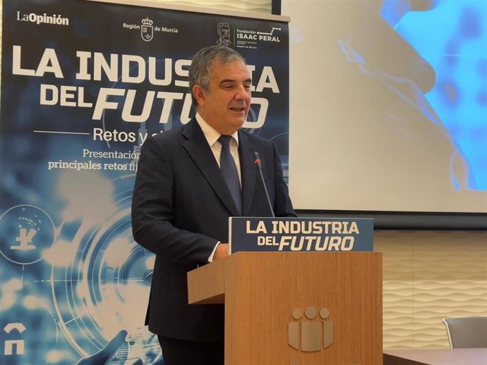 El consejero de Medio Ambiente, Universidades, Investigación y Mar Menor, Juan María Vázquez, inaugura el foro 'La Industria del futuro: Retos y alianzas', organizado por el diario La Opinión y la Fundación Isaac Peral