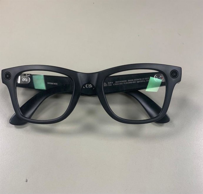 Detenido en les Fires de Girona por grabar a chicas con unas gafas y tocarse "de forma obscena"