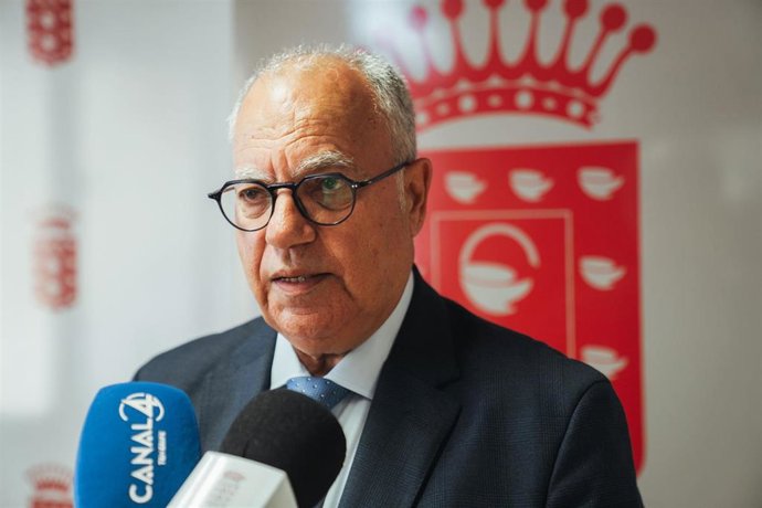 Archivo - El presidente del Cabildo de La Gomera, Casimiro Curbelo