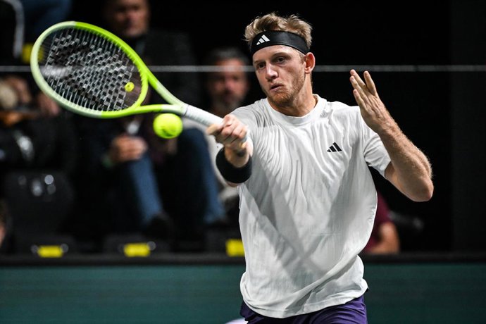 Alejandro DAVIDOVICH FOKINA, da Espanha, durante o segundo dia do Rolex Paris Masters 2025, torneio de tênis ATP Masters 1000, em 28 de outubro de 2025, na La Defense Arena, em Nanterre, perto de Paris, França - Foto Matthieu Mirville / DPPI