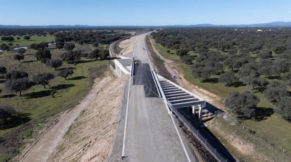 Transportes adjudica por 157,5 millones tres contratos para avanzar en el desarrollo del tramo Talayuela-Plasencia de la alta velocida