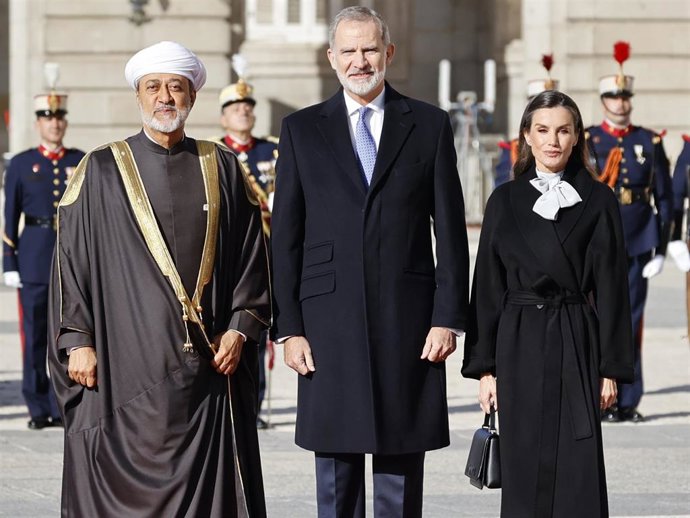 El Rey Felipe VI y la Reina Letizia reciben al Sultán de Omán, Su Majestad el Sultán Haitham Bin Tarik, ante su viaje de Estado, en el Palacio Real