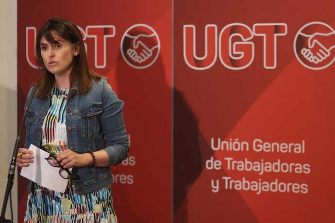 Archivo - La secretaria de Política Institucional y Políticas Territoriales de UGT, Cristina Estévez, durante una rueda de prensa, en la sede de UGT, a 4 de mayo de 2023, en Madrid (España). UGT ha celebrado los datos "históricos" de empleo registrados en