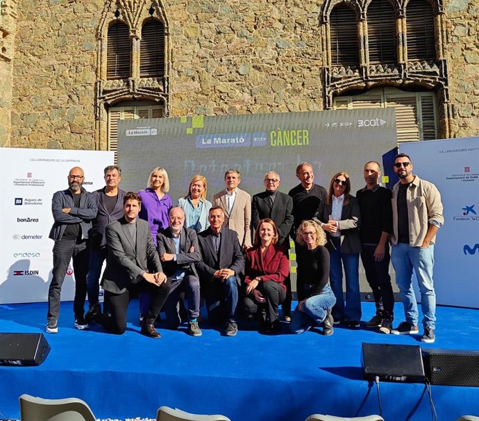 Foto de familia de la presentación de La Marató de 3Cat 2025.