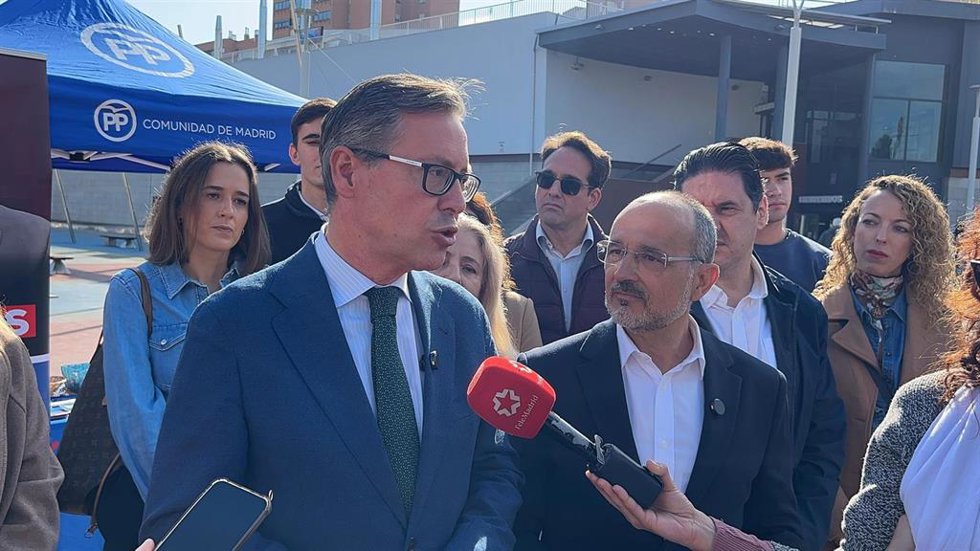 El secretario general del PP de Madrid, Alfonso Serrano, en Coslada