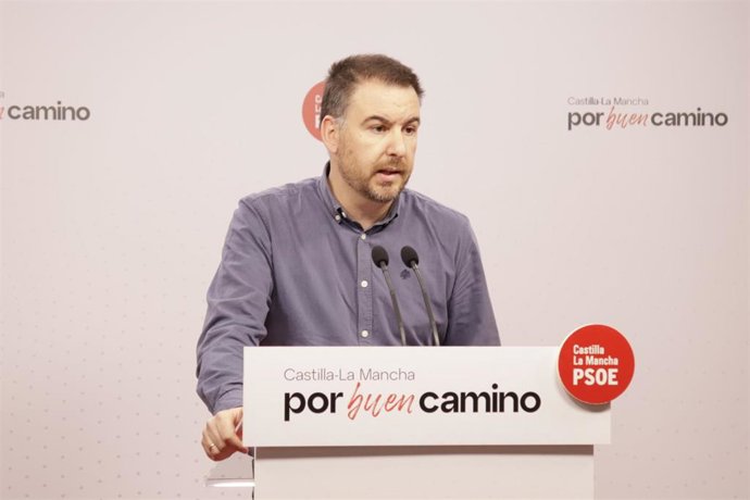 El portavoz de Empleo y Agricultura del grupo socialista en las Cortes, Antonio Sánchez Requena.