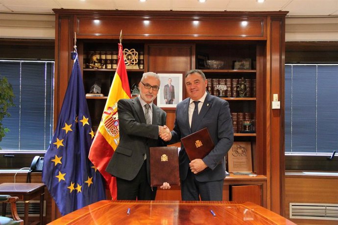 El CSN y Municipios en Áreas con Centrales Nucleares firman un nuevo convenio para reforzar la transparencia.