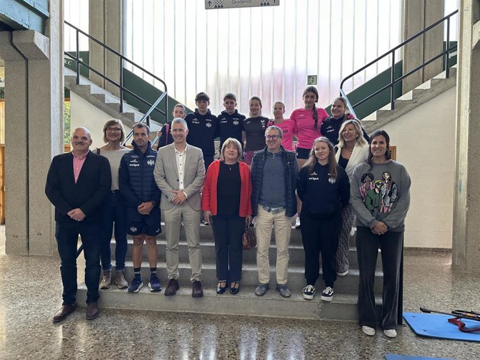 La consejera de Educación, Cultura y Deporte del Gobierno de Aragón, Tomasa Hernández, en el Centro de Tecnificación de Deportes de Invierno (CTDI).