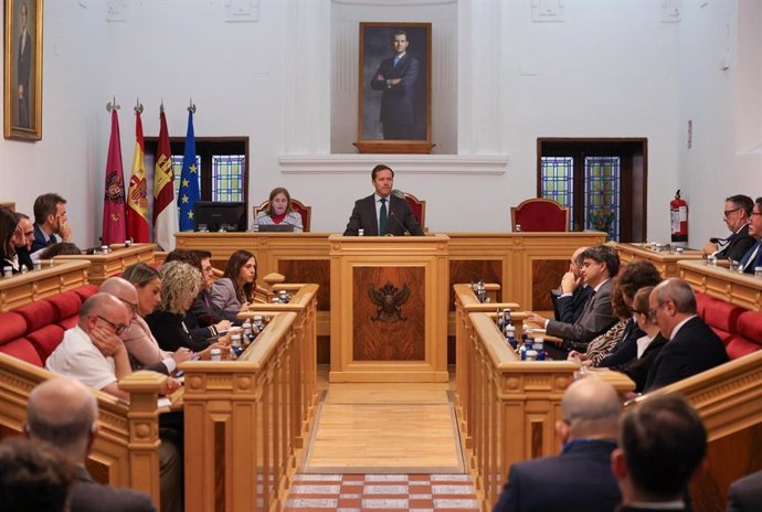 El alcalde de Toledo, Carlos Velázquez, durante su discurso en el Debate sobre el Estado de la Ciudad.