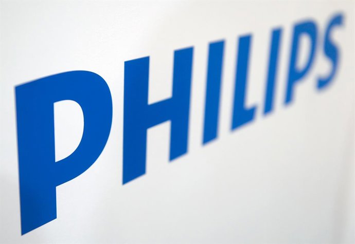 Archivo - FILED - 09 January 2015, US, Las Vegas: The "Philips" company logo is seen at the Consumer Electronics Show (CES) in Las Vegas, USA.