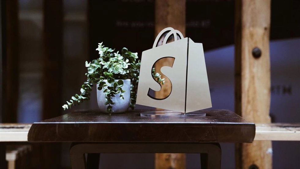 Archivo - Logo de la plataforma de comercio electrónico Shopify.