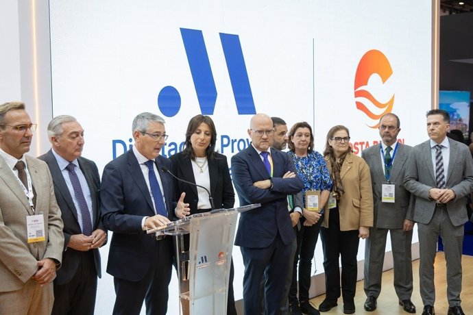 El presidente de la Diputación de Málaga y de Turismo Costa del Sol, Francisco Salado, en la WTM de Londres.