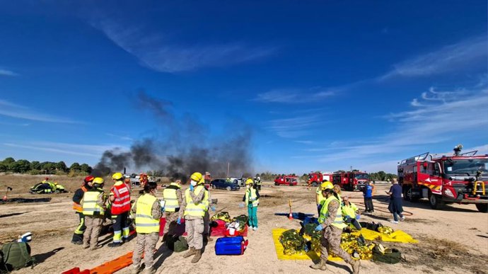 Más 200 efectivos participan en un simulacro de activación del PLATECAM en el aeropuerto de Albacete, ante accidente aéreo