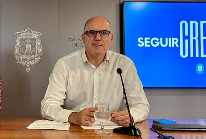 Archivo - El vicealcalde de Alicante, Manuel Villar. Imagen de archivo.