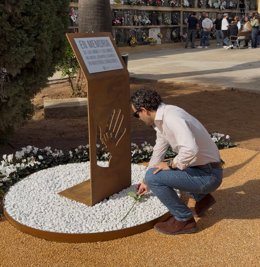 Paterna estrena monòlit dedicat als bebès nascuts sense vida