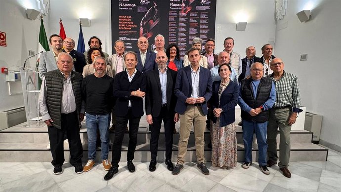 Eduardo Lucena y Cristóbal Ortega (centro), en la presentación de la progamación conmemorativa del XV Aniversario de la declaración del Flamenco como Patrimonio de la Humanidad.