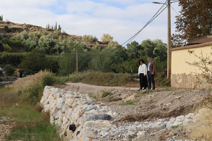 La alcaldesa de Cúllar, Ana Belén Martínez, y el subdelegado del Gobierno en Granada, José Antonio Montilla