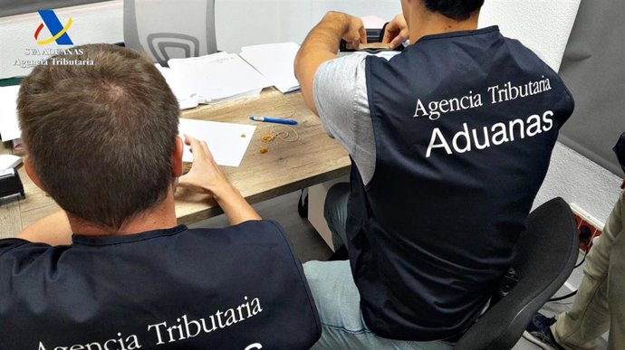 Agentes de Aduanas en investigación