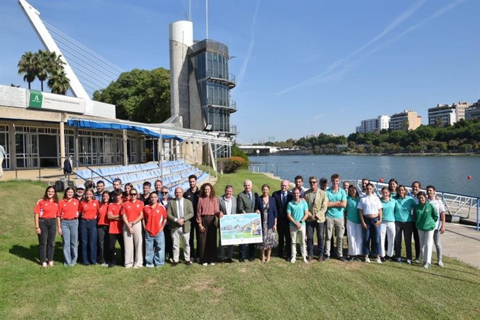 Presentación de la edición número 59 de la Regata Sevilla-Betis, en el CAR de la Cartuja.